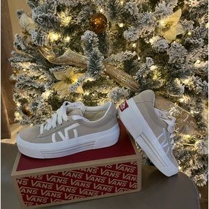 Brand New Vans Casual Tennis Shoe